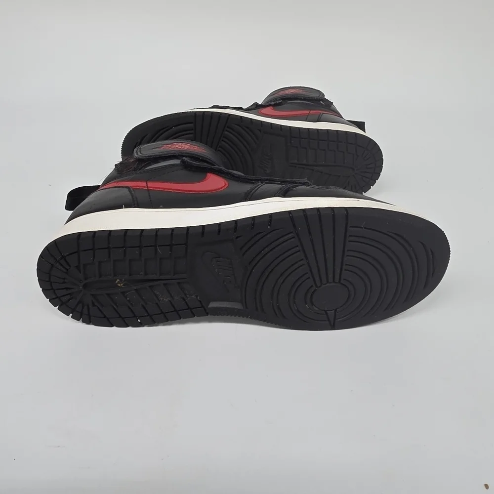 Nike Air Jordan 1 Mid FlyEase GS Black Red Grey Youth 5Y / Women's 6.5 Shoes